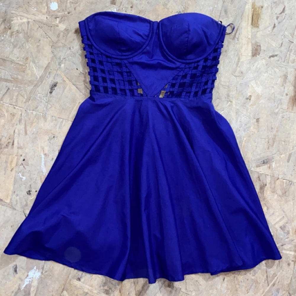 Bebe dress